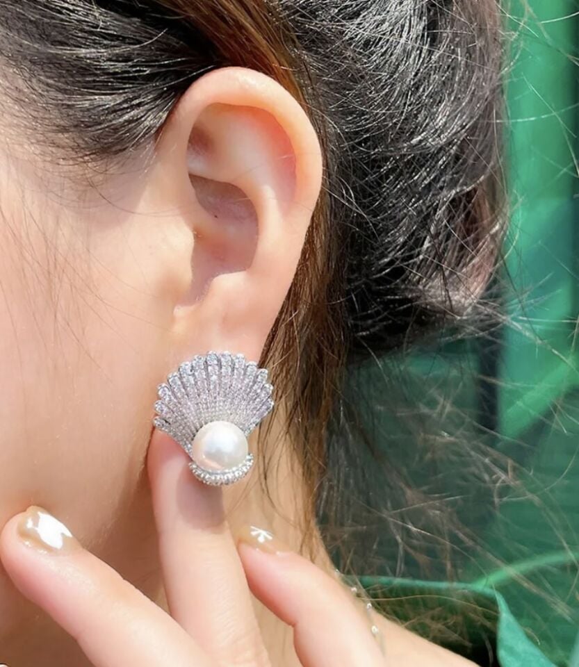 OYSTER PEARL