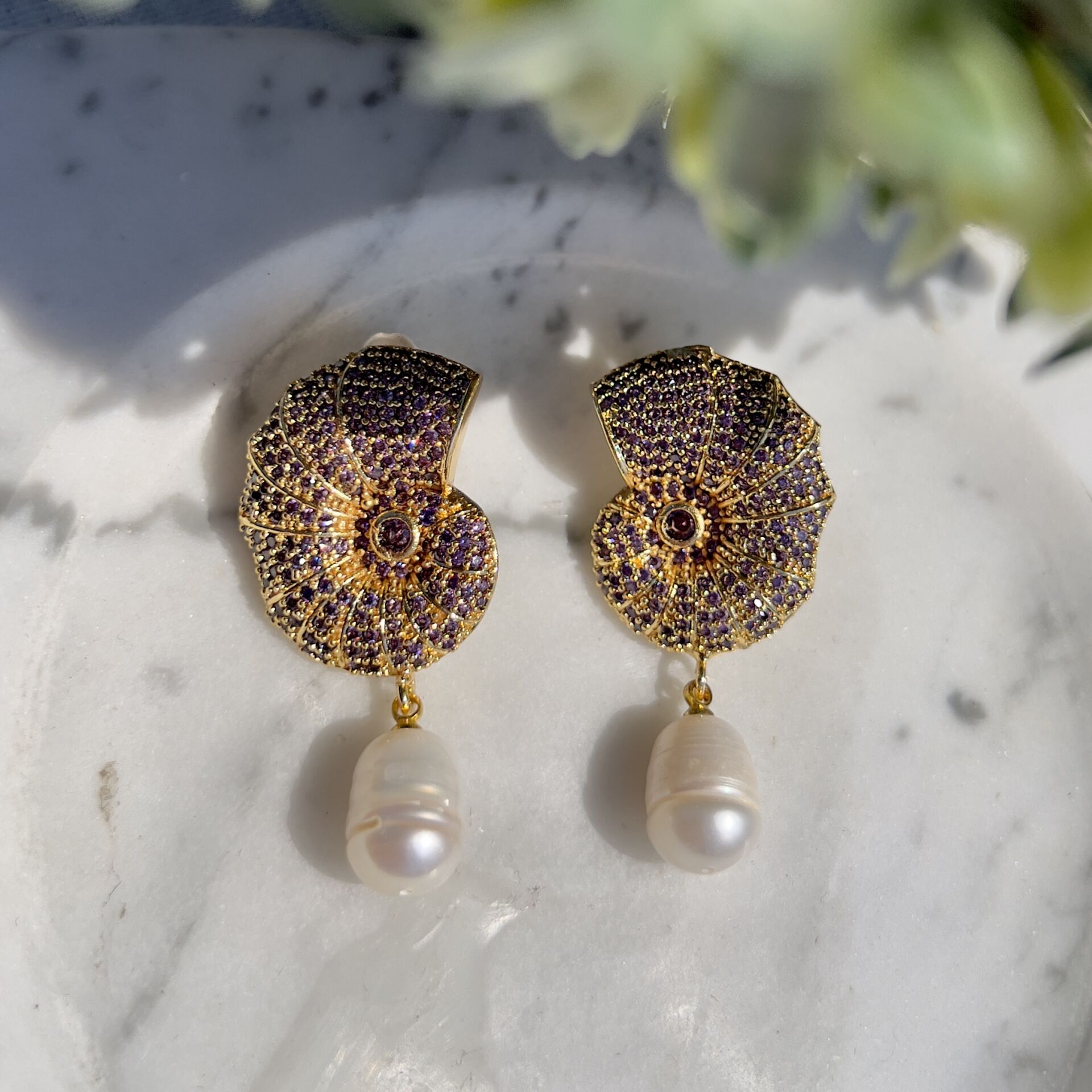 PURPLE NAUTILUS WITH PEARL